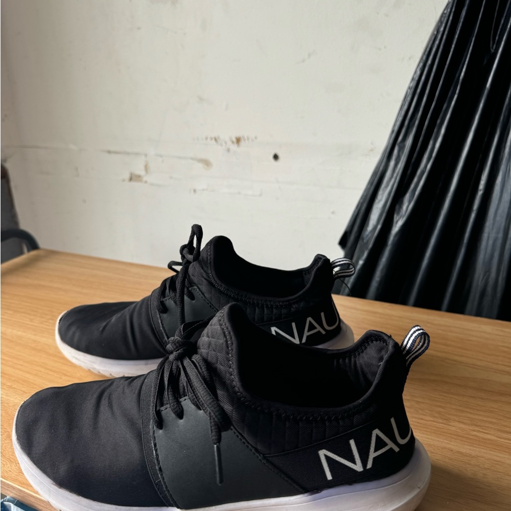 Nautica Men's Black and White Sneakers